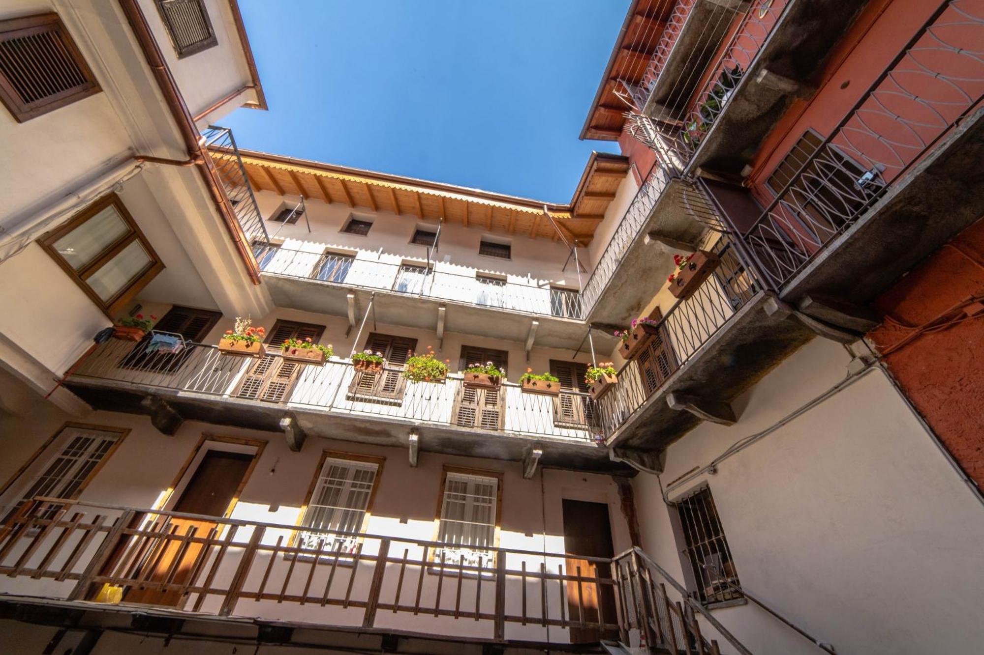 Hotel Domus Antica Aosta Exteriér fotografie