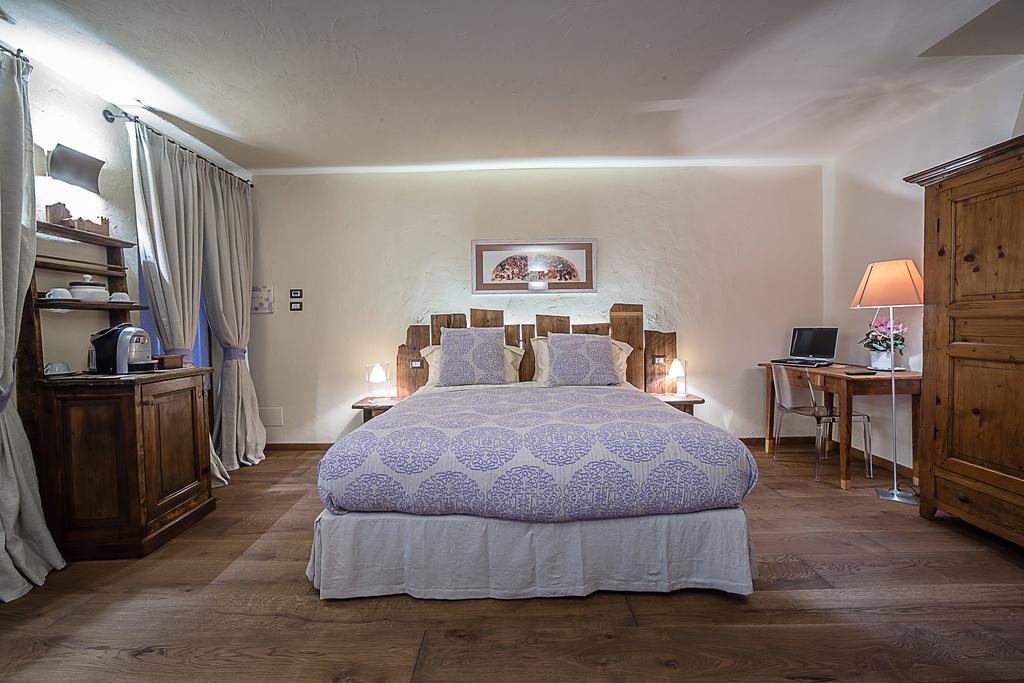Hotel Domus Antica Aosta Exteriér fotografie